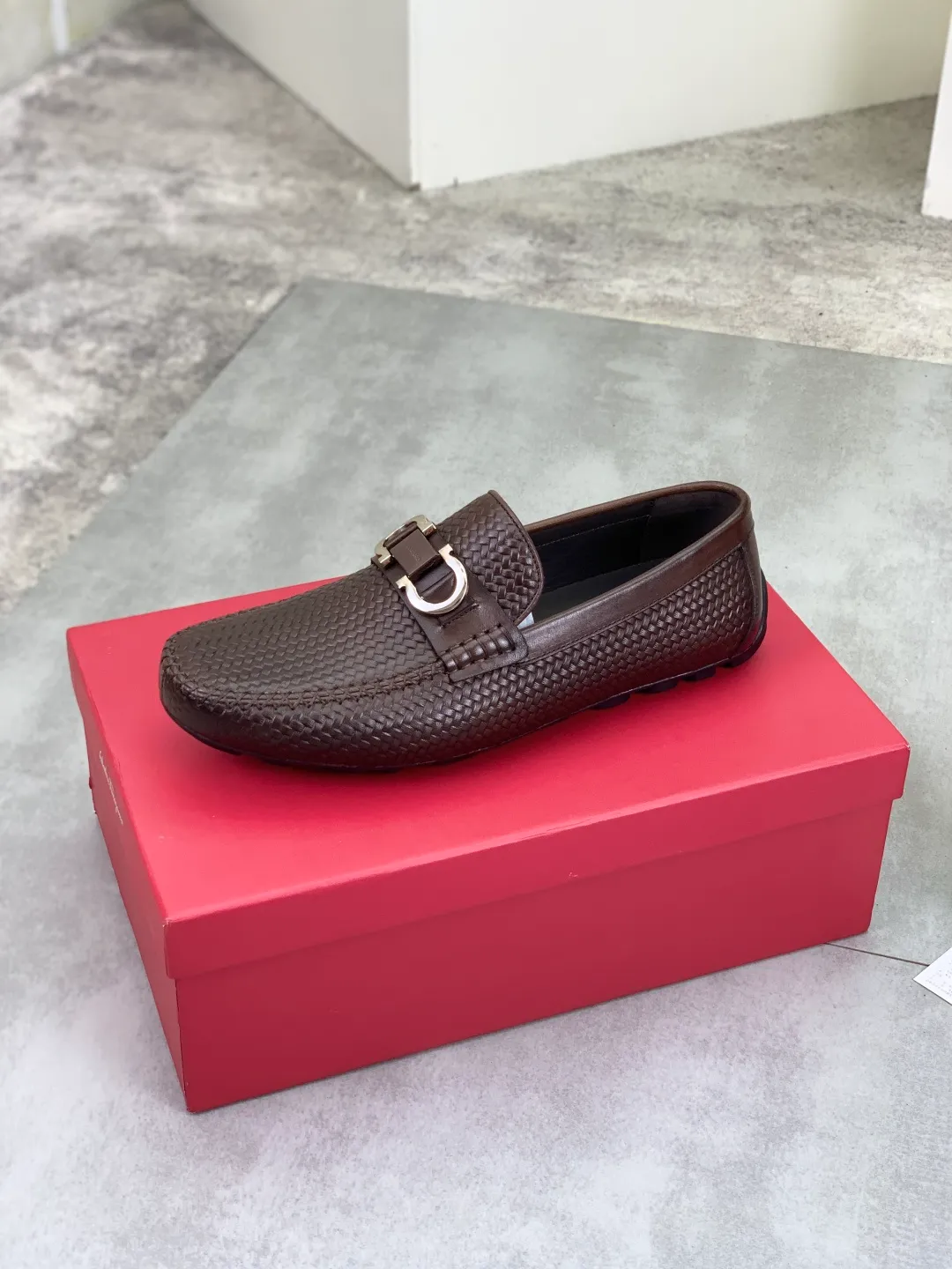 Men's shoes 💰P460 new high quality [Ferragamo/Ferragamo] latest model original imported calfskin, imported cowhide lining + original luxury metal buckle + original combination outsole Comparison without pressure Code number: 38-44 (45 customized)